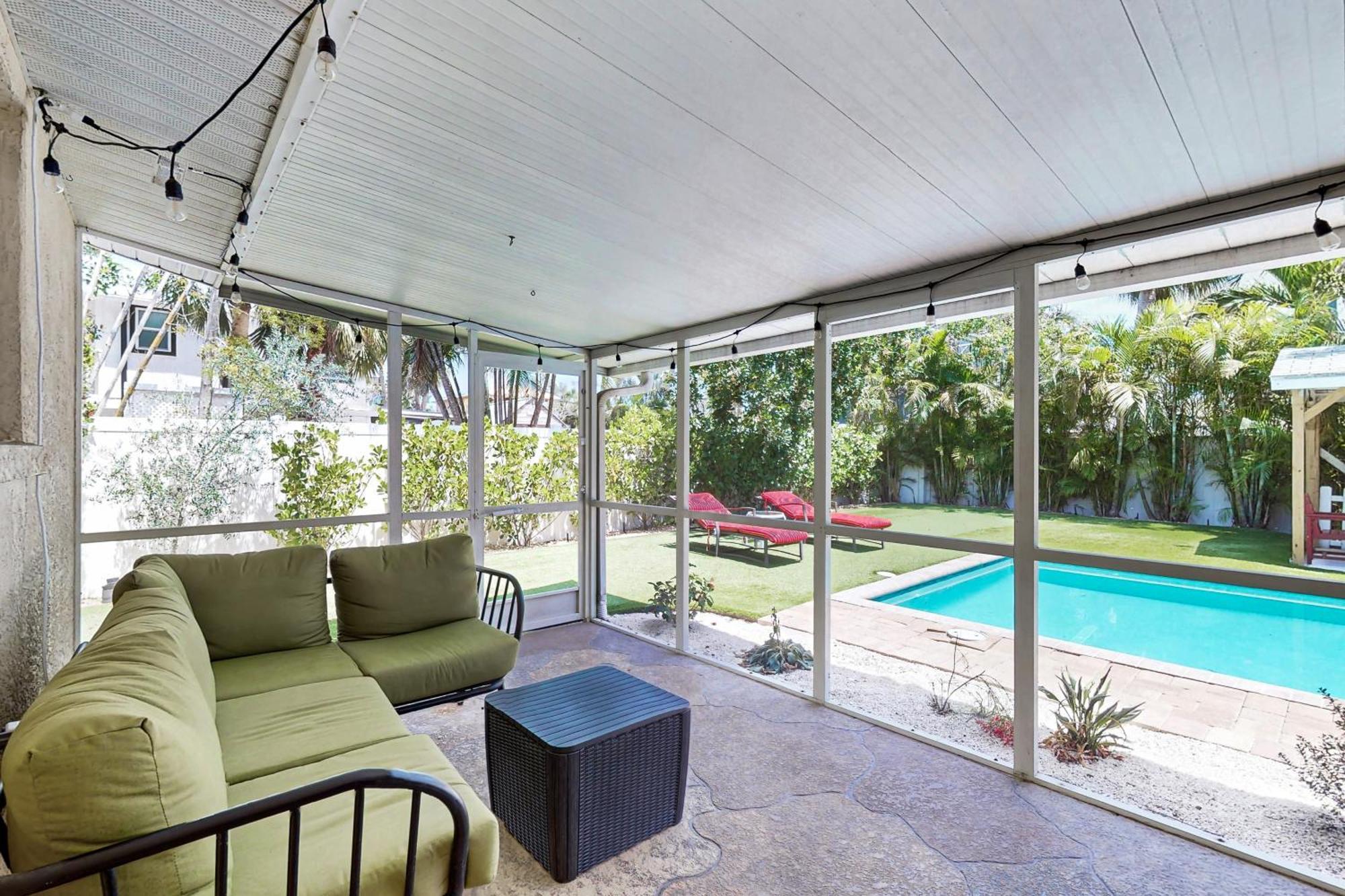 Getaway On Gladiolus Villa Anna Maria Exterior photo